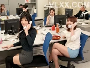 Vợ của anh trai nứng lồn nữa đêm gạ tình cậu em Chồng yêu khi về quê chơi